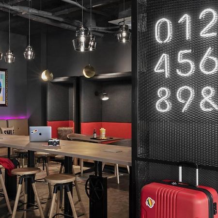 Moxy Bucharest Old Town Hotel Екстериор снимка